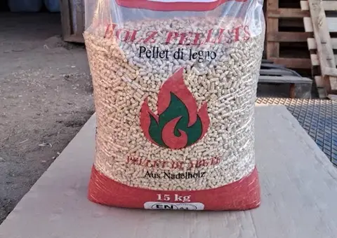 Forside af en 15 kg Premium Kraft Pellets-sæk — ENplus A1 (UA 031), 6 mm fyrretræspiller, Zhytomyr Ukraine
